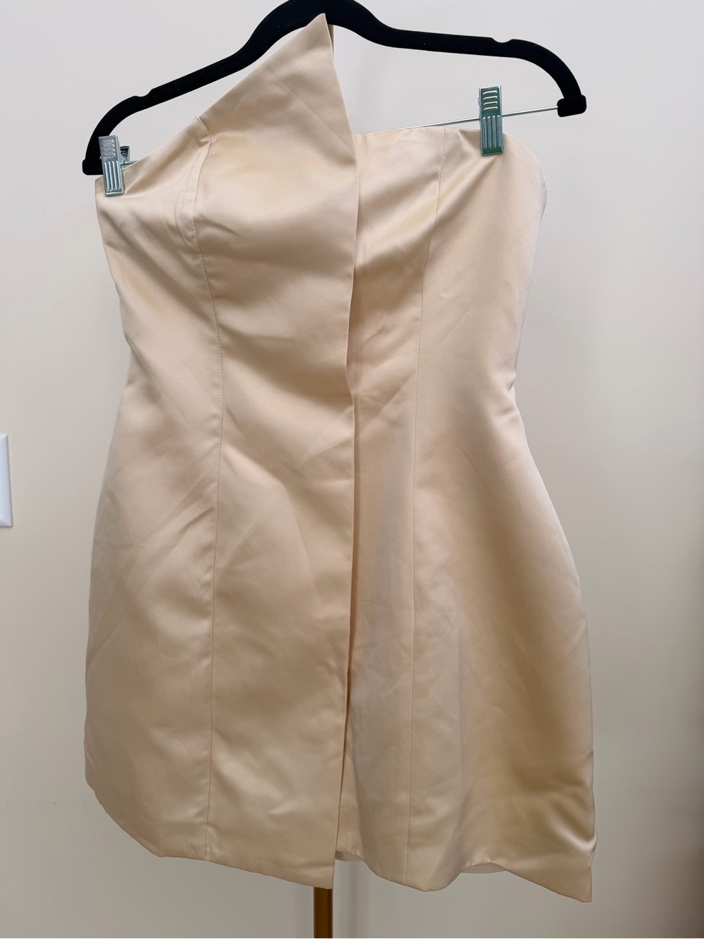 Commense Strapless Satin Mini Dress in Light Cream